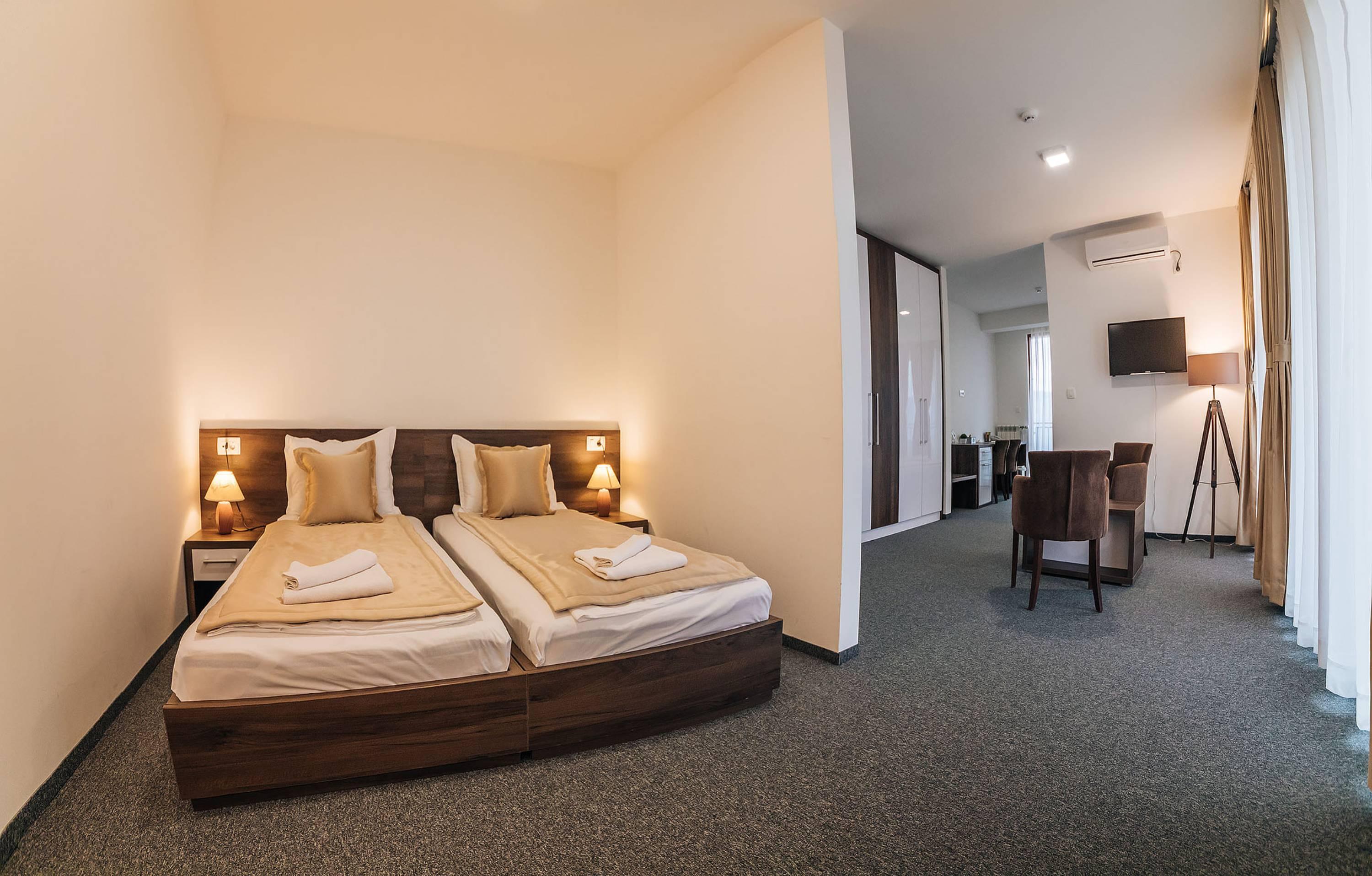 Hotel Sokoline Mandici エクステリア 写真